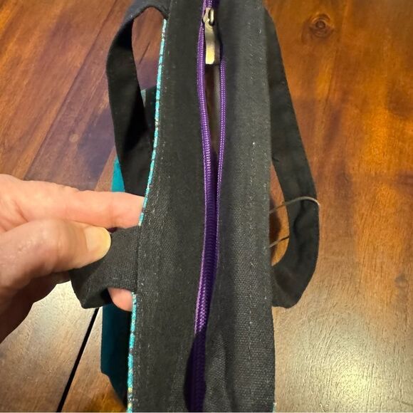 Laurel Burch Dogs and Doggies Shoulder Tote - Picture 7 of 8